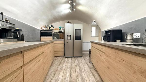 Appartement
         3 pièces
        - 80 m² Exclusivité 235 000 € *