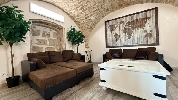 Appartement
         3 pièces
        - 80 m² Exclusivité 235 000 € *