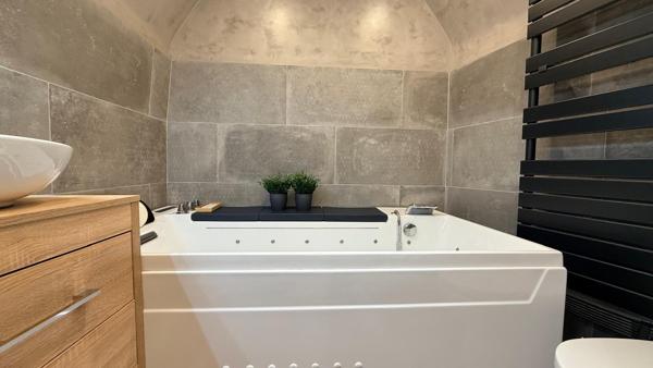 Appartement
         3 pièces
        - 80 m² Exclusivité 235 000 € *