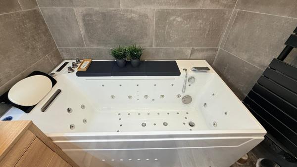 Appartement
         3 pièces
        - 80 m² Exclusivité 235 000 € *