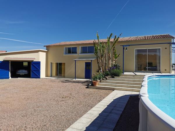 Propriété Familiale : 2 maisons, 19 ha hangar, grange; typé équin.