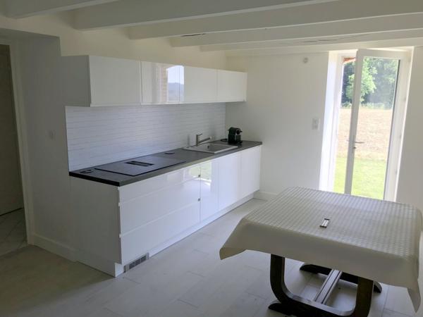 Propriété Familiale : 2 maisons, 19 ha hangar, grange; typé équin.