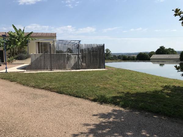 Propriété Familiale : 2 maisons, 19 ha hangar, grange; typé équin.