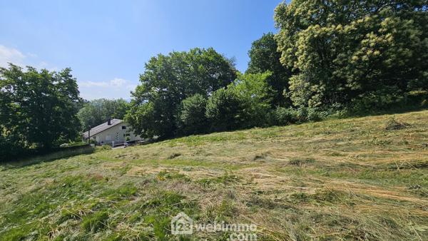 Terrain constructible 1600 m² à Nay 64800