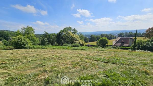 Terrain constructible 1600 m² à Nay 64800