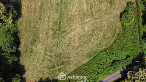 Terrain constructible 1600 m² à Nay 64800