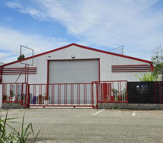HANGAR & BUREAUX pour PROFESSIONNELS à VENDRE à KOUROU