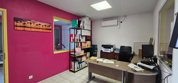 HANGAR & BUREAUX pour PROFESSIONNELS à VENDRE à KOUROU