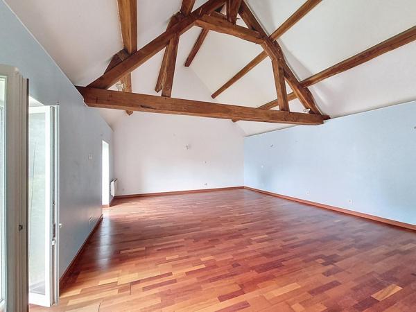 proche gares direct Paris (10mn)