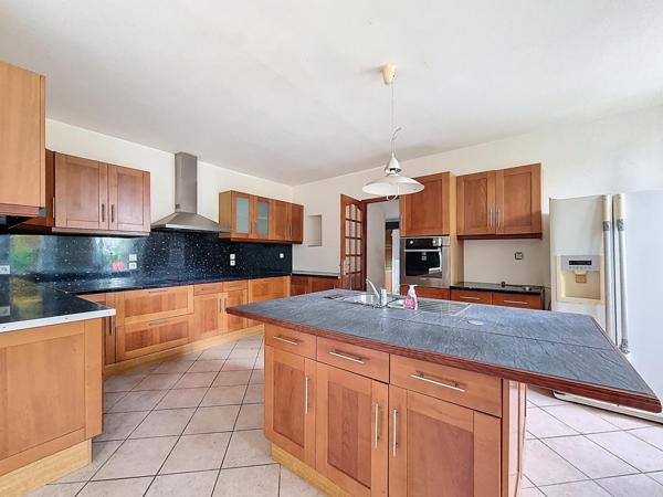 proche gares direct Paris (10mn)