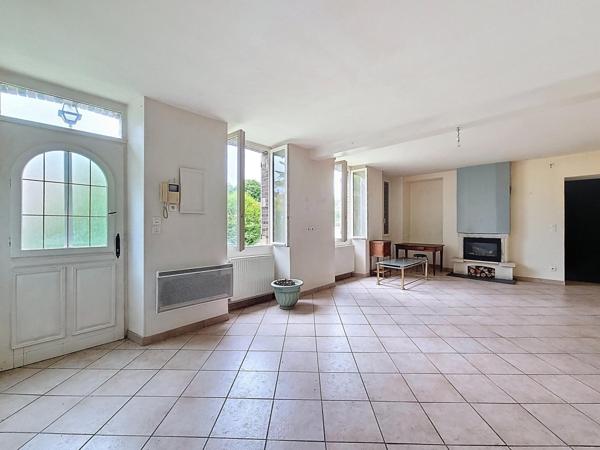 proche gares direct Paris (10mn)