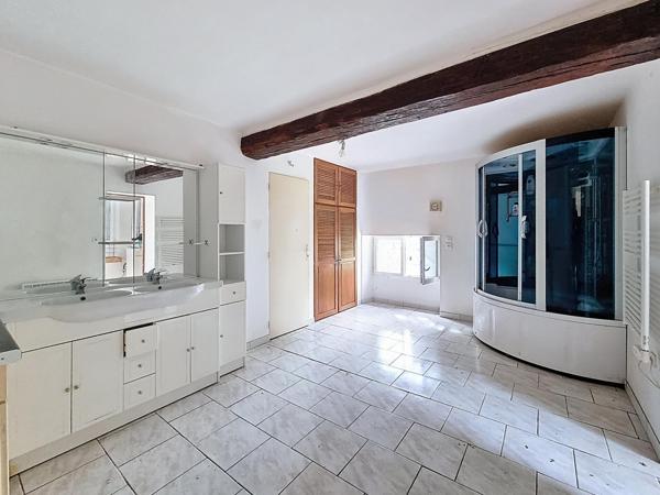 proche gares direct Paris (10mn)