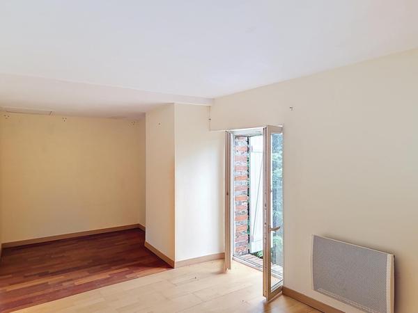 proche gares direct Paris (10mn)