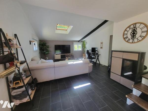 Maison d'habitation avec dépendance et terrain