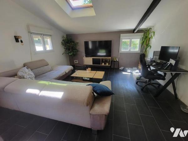 Maison d'habitation avec dépendance et terrain