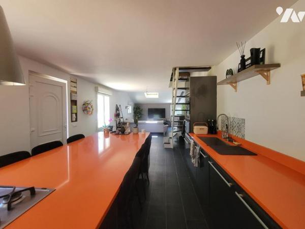Maison d'habitation avec dépendance et terrain