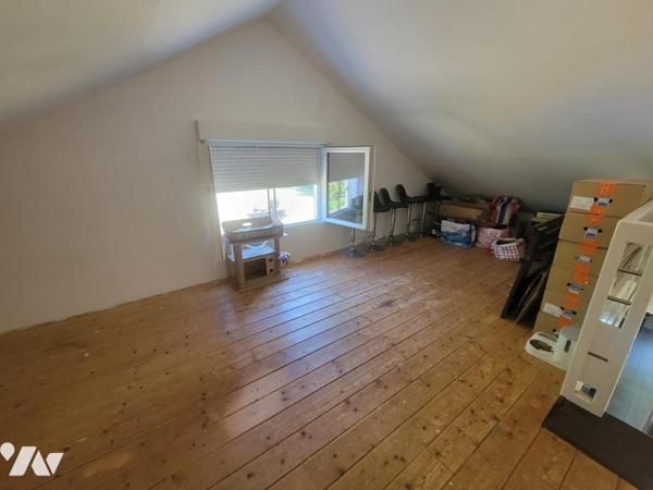 Maison d'habitation avec dépendance et terrain
