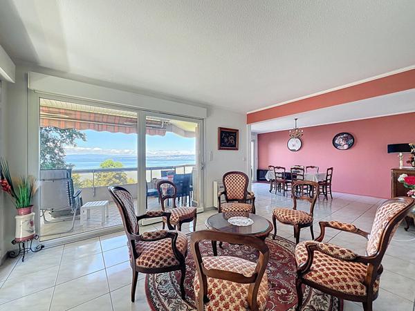 Superbe T3 modifiable en T4 de 100 m2 à EVIAN avec vue imprenable sur le lac Léman