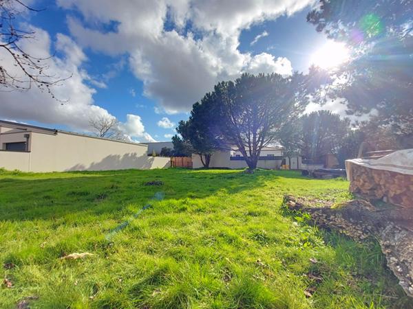 Très beau terrain à bâtir - 465m² - Viabilisé - Saint Julien De Concelles