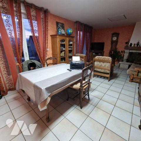 **Maison à Vendre à Lassay-les-Châteaux (53110) en Mayenne (53)**

Cette maison offre une sur...