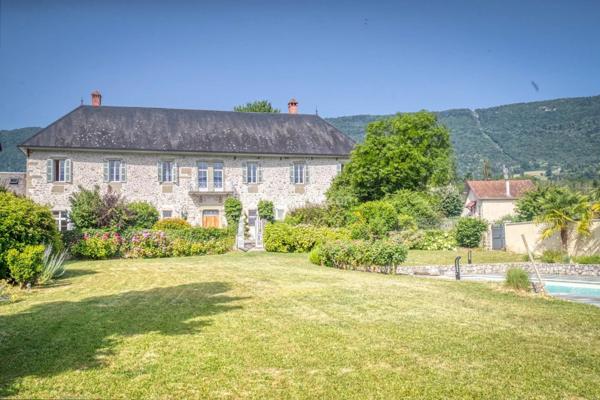 Vente Propriété 20 pièces 487 m2 à Chambéry