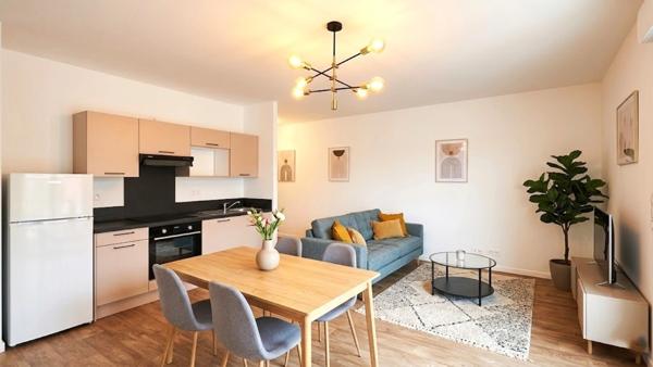Dpt Finistère (29), à vendre QUIMPER appartement T2 dernier étage de 45 m² habitable - Terrasse - Box - Parking souterrain.
