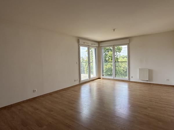SAINT-SÉBASTIEN-SUR-LOIRE - APPARTEMENT T5 - BALCON + PARKING - PINEL