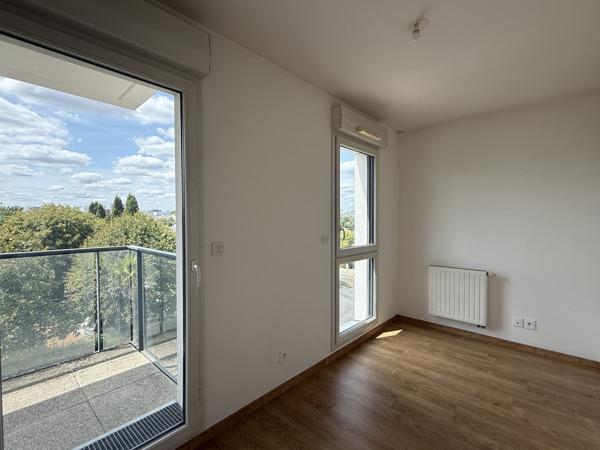 SAINT-SÉBASTIEN-SUR-LOIRE - APPARTEMENT T5 - BALCON + PARKING - PINEL