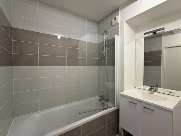 SAINT-SÉBASTIEN-SUR-LOIRE - APPARTEMENT T5 - BALCON + PARKING - PINEL