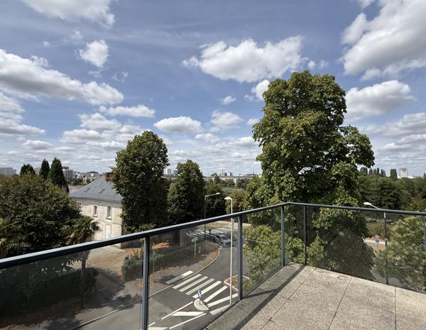 SAINT-SÉBASTIEN-SUR-LOIRE - APPARTEMENT T5 - BALCON + PARKING - PINEL