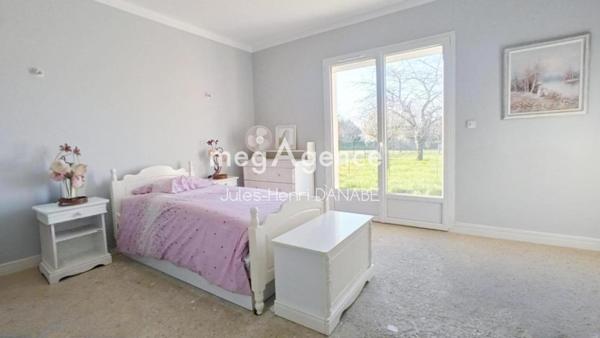 Maison à Sens, 89100 - 7 pièces 223m²