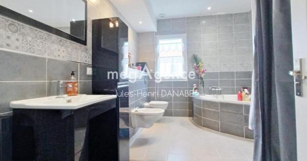 Maison à Sens, 89100 - 7 pièces 223m²