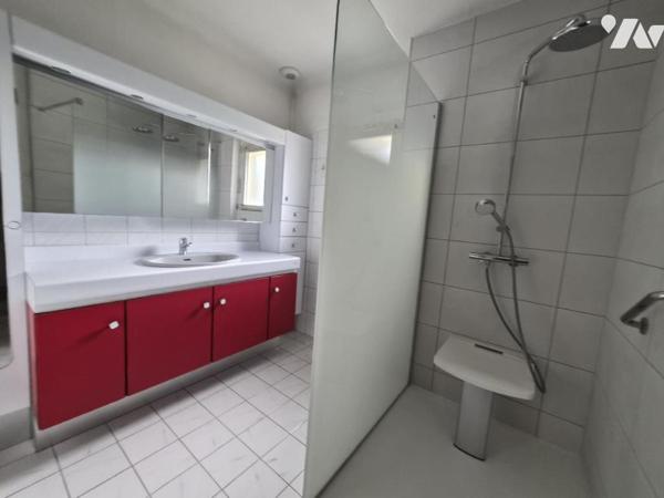 MAISON INDIVIDUELLE T6 AVEC GARAGE ET TERRAIN 