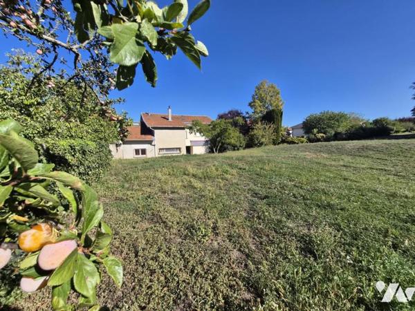 MAISON INDIVIDUELLE T6 AVEC GARAGE ET TERRAIN 