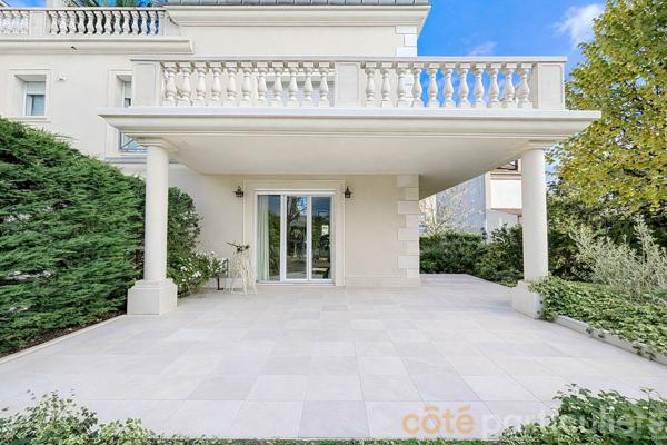 Vente
                Appartement72 m² - 3 Pièces -
                    NOGENT SUR MARNE (94130)