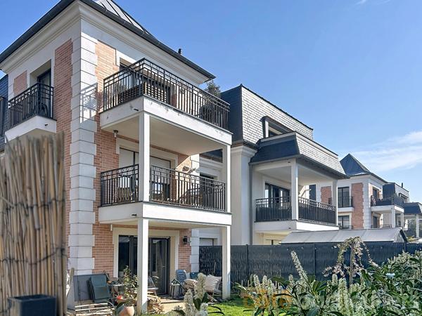 Vente
                Appartement72 m² - 3 Pièces -
                    NOGENT SUR MARNE (94130)