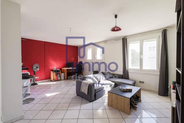 Appartement 2 pièces                                        - 38000 Grenoble Réf : 21779