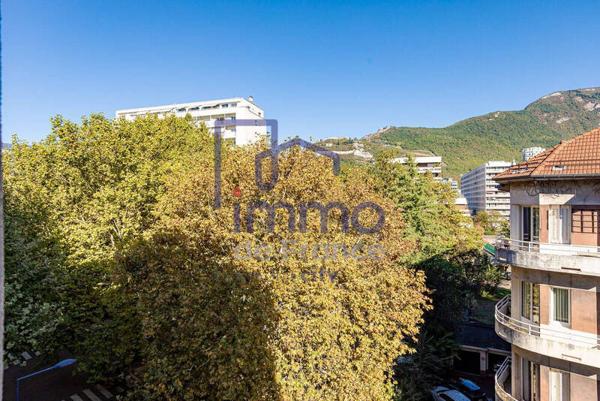 Appartement 2 pièces                                        - 38000 Grenoble Réf : 21779