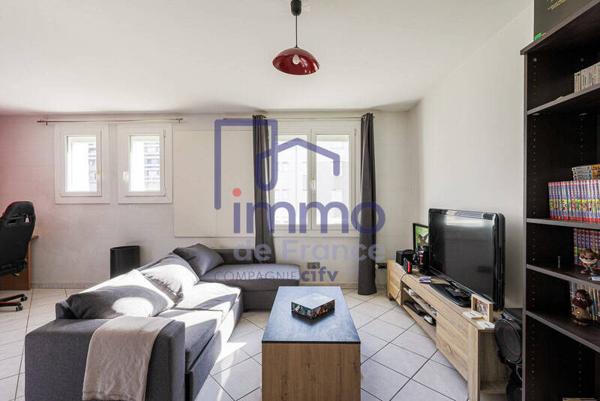 Appartement 2 pièces                                        - 38000 Grenoble Réf : 21779