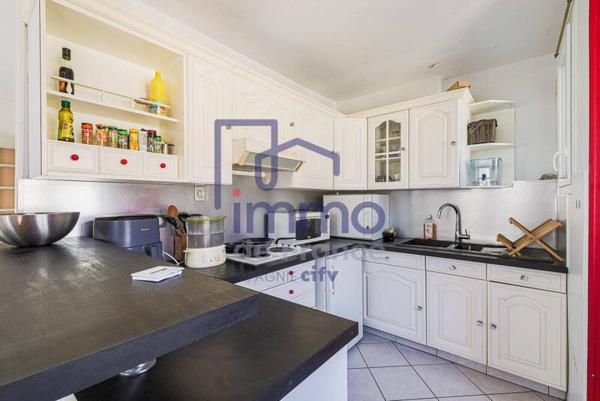 Appartement 2 pièces                                        - 38000 Grenoble Réf : 21779