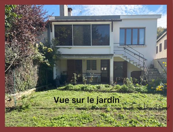 MAISON DE VILLE AVEC JARDIN