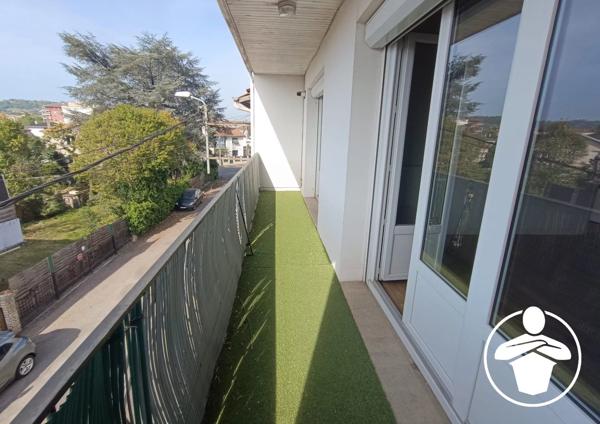 Vente                                                      Maison de ville
                        
                     6 pièces                      165 m2                     à Agen