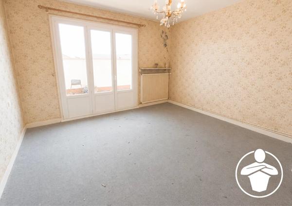 Vente                                                      Maison de ville
                        
                     6 pièces                      165 m2                     à Agen