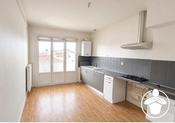 Vente                                                      Maison de ville
                        
                     6 pièces                      165 m2                     à Agen