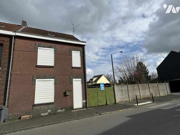 Maison semi individuelle à Quiévrechain 3 chambres, jardinet, garage + parkings