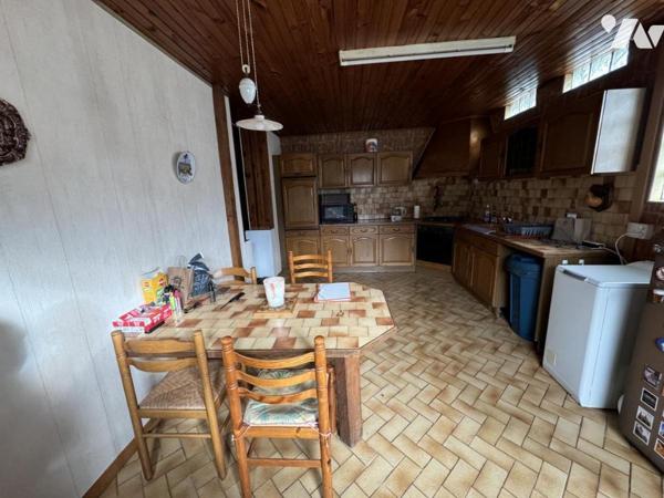 Maison semi individuelle à Quiévrechain 3 chambres, jardinet, garage + parkings