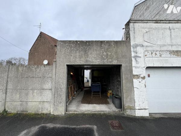 Maison semi individuelle à Quiévrechain 3 chambres, jardinet, garage + parkings