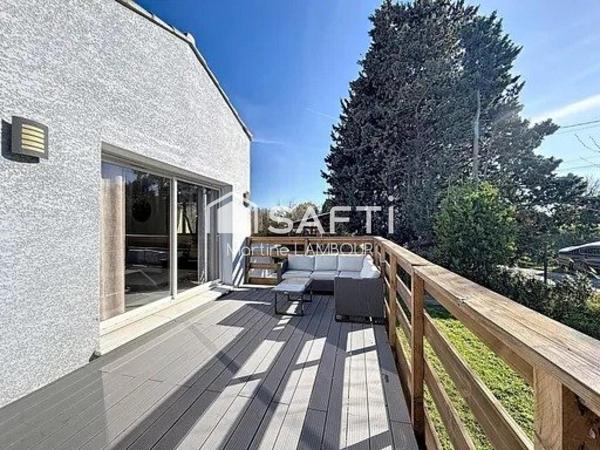 Maison T5 avec terrasse et jardin de 400 m²
