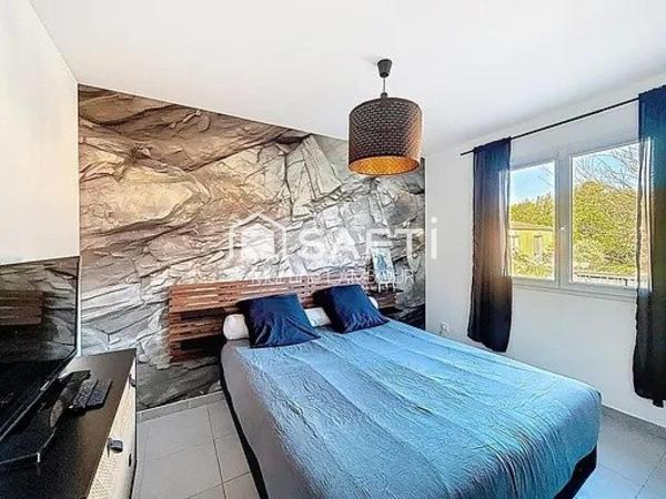 Maison T5 avec terrasse et jardin de 400 m²