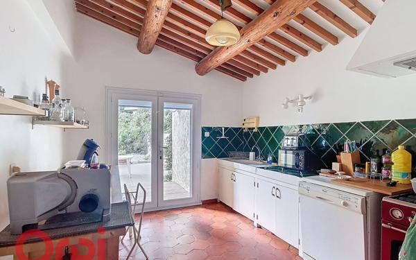 Maison à vendre    6 pièces •  Saint-Mandrier-sur-Mer